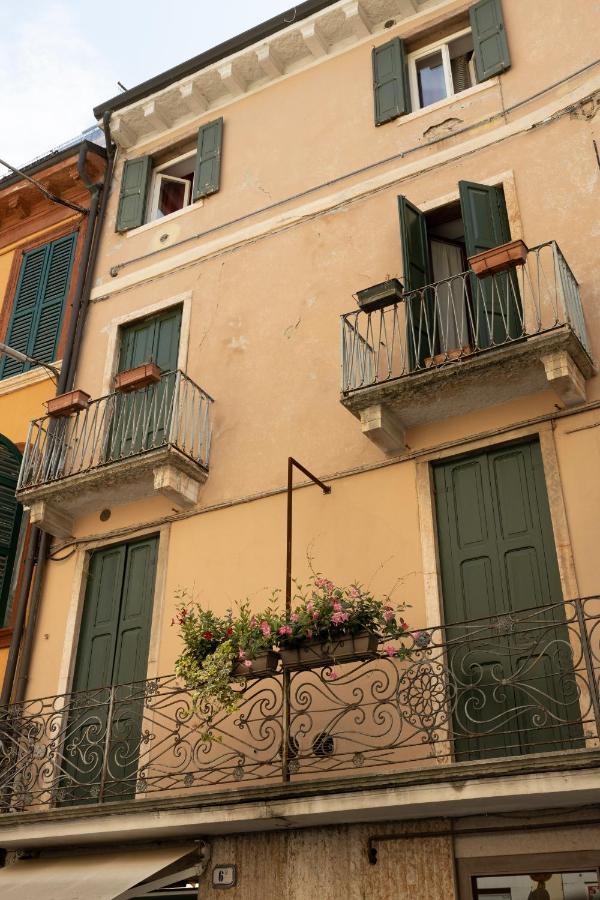 Il Nido Di Irena A Verona Exteriör bild